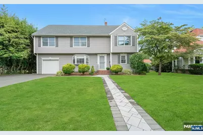 39 Pershing Place, Cresskill, NJ 07626 - Photo 1