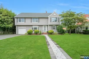 39 Pershing Pl, Cresskill, NJ 07626 - Photo 1