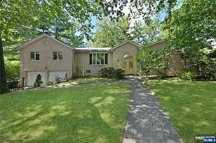 5 Ellington Pl, Englewood Cliffs, NJ 07632 - Photo 1