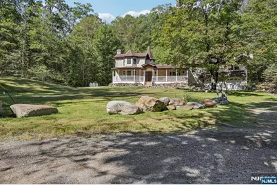 921 Tulip Trail, Newton, NJ 07860 - Photo 1