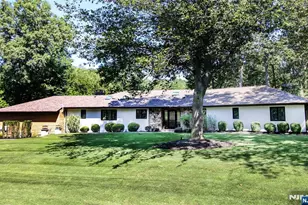 560 Barr Ct, River Vale Township, NJ 07675 - Photo 1