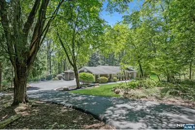 10 Delwood, Chester, NJ 07930 - Photo 1