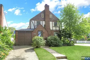 719 Catalpa Ave, Teaneck Township, NJ 07666 - Photo 1