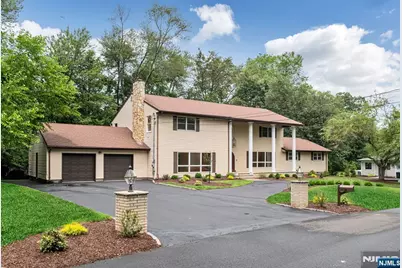 39 Edgewood Avenue, Wyckoff Township, NJ 07481 - Photo 1