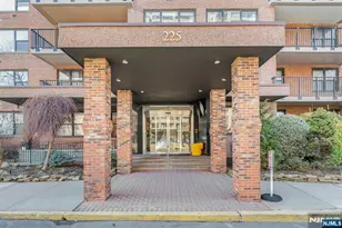 225 St Pauls 4R, Jersey City, NJ 07306 - Photo 1