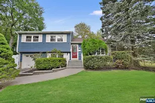 129 Warren Rd, Park Ridge, NJ 07656 - Photo 1