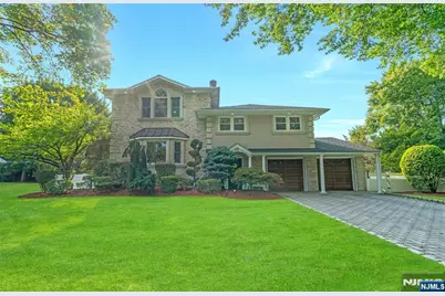 15 Burns Place, Cresskill, NJ 07626 - Photo 1