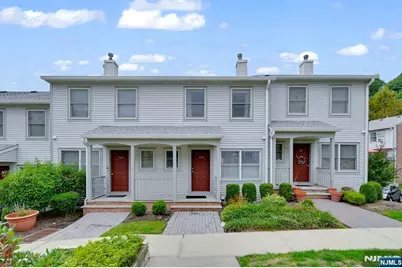 148 Panorama Drive, Edgewater, NJ 07020 - Photo 1