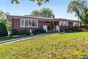 146 Lawrence Dr, Paramus, NJ 07652 - Photo 1