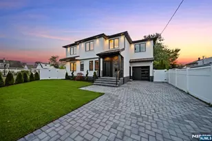 5 Wilson Ct, Saddle Brook Township, NJ 07663 - Photo 1