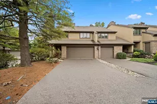 8 Sandburg Ct, Mahwah, NJ 07430 - Photo 1