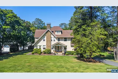 11 Hillcrest, West Caldwell, NJ 07006 - Photo 1