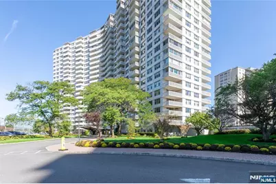 2100 Linwood 17Y #17Y, Fort Lee, NJ 07024 - Photo 1