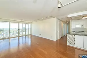 555 North Ave 21U, Fort Lee, NJ 07024 - Photo 1