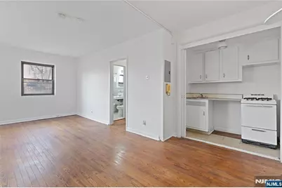 3021 Edwin 3J #3J, Fort Lee, NJ 07024 - Photo 1