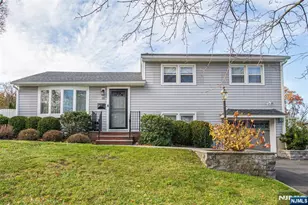 16 Hemlock St, Waldwick, NJ 07463 - Photo 1