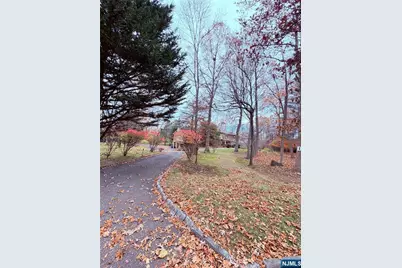 11 Sherwood Court, Alpine, NJ 07620 - Photo 1