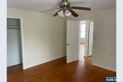 31-11 Broadway 2 #2, Fair Lawn, NJ 07410 - Photo 3