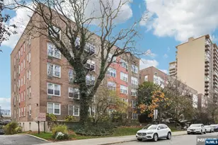 2160 Center Ave 5N, Fort Lee, NJ 07024 - Photo 1