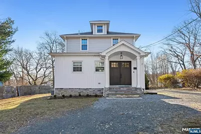 17 Lakeview Avenue, Park Ridge, NJ 07656 - Photo 1
