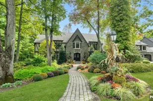 307 Freemans Ln, Franklin Lakes, NJ 07417 - Photo 1
