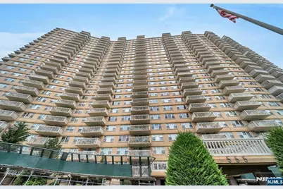 555 North Avenue 23S #23S, Fort Lee, NJ 07024 - Photo 1