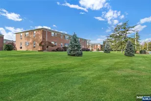 37 Knox Terrace 2B, Wayne, NJ 07470 - Photo 1