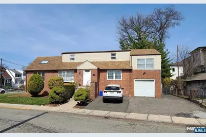 792 Kingsland Avenue, Ridgefield, NJ 07657 - Photo 1