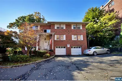 8 Leary Lane 4 #4, Edgewater, NJ 07020 - Photo 1