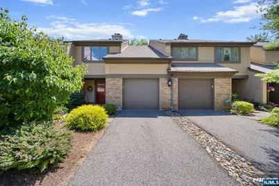 12 Sandburg Court, Mahwah, NJ 07430 - Photo 1