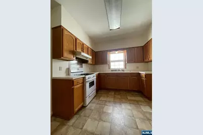 301 N 12th Street 2R #2R, Newark, NJ 07107 - Photo 1