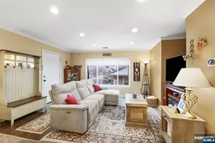 623 Schuyler 302, Lyndhurst Township, NJ 07071 - Photo 1