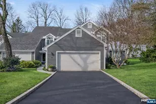 19 Crescent Hollow Ct, Ramsey, NJ 07446 - Photo 1
