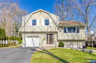 33 Sherwood Dr, Ramsey, NJ 07446 - Photo 1