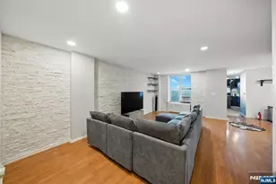 50 Glenwood Ave 702, Jersey City, NJ 07306 - Photo 1