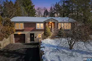 110 Lakeshore Dr, Oakland, NJ 07436 - Photo 1