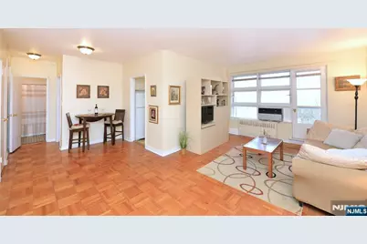 5 Roosevelt Place 2B #2B, Montclair, NJ 07042 - Photo 1