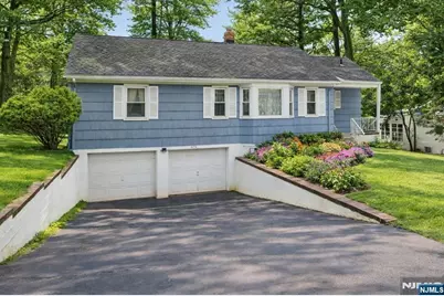 476 Greenway Drive, Leonia, NJ 07605 - Photo 1