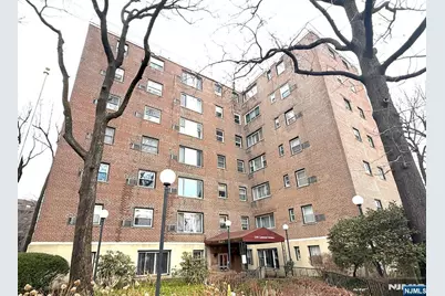 2345 Linwood Avenue 4B #4B, Fort Lee, NJ 07024 - Photo 1