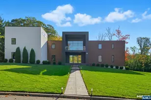 55 Oxford Dr, Tenafly, NJ 07670 - Photo 1
