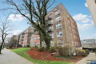 2160 Center Ave 4N, Fort Lee, NJ 07024 - Photo 1