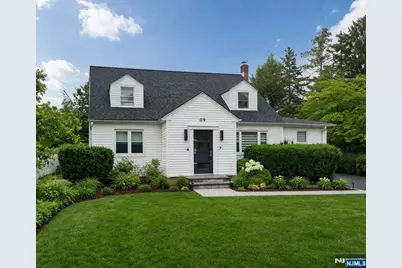 9 Pleasant Avenue, Tenafly, NJ 07670 - Photo 1
