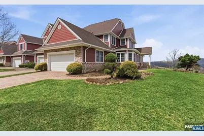19 Rockhall Court, Hamburg, NJ 07419 - Photo 1