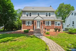 217 Grayson Pl, Teaneck Township, NJ 07666 - Photo 1