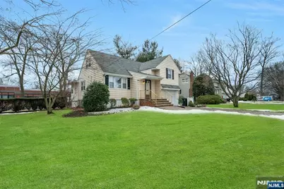 90 Arnot Place, Paramus, NJ 07652 - Photo 1