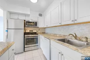 6050 Kennedy Blvd 2E, West New York, NJ 07093 - Photo 1