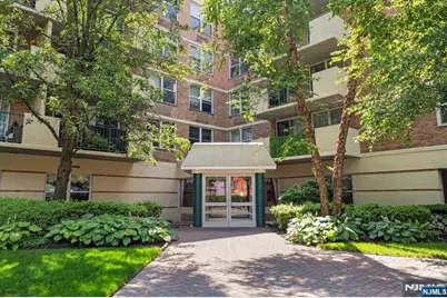 200 Grand Cove Way 3L #3L, Edgewater, NJ 07020 - Photo 1