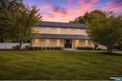 3 Osborne Court, Mahwah, NJ 07430 - Photo 1