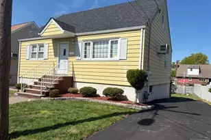 734 Louise Ct, Lyndhurst Township, NJ 07071 - Photo 1