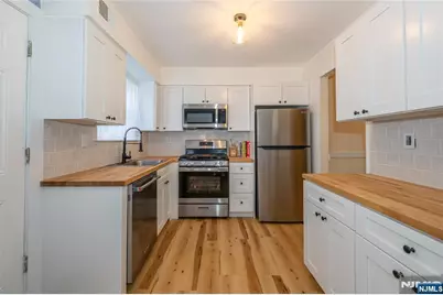 160 Cynthia Drive, Hackettstown, NJ 07840 - Photo 1